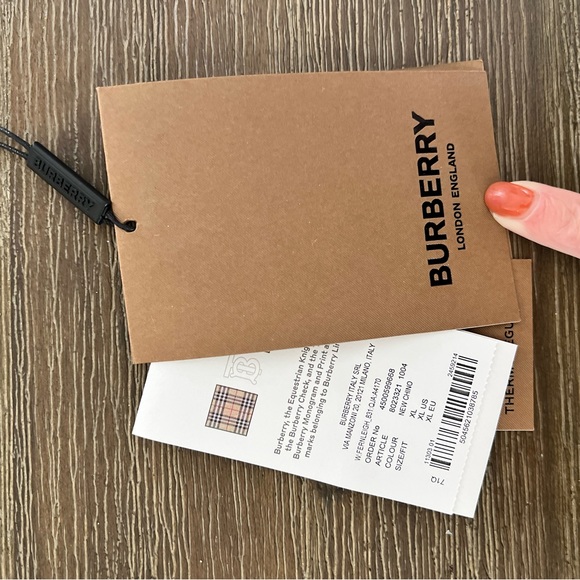 2021 Burberry Jacket - Like New - Picture 6 of 6